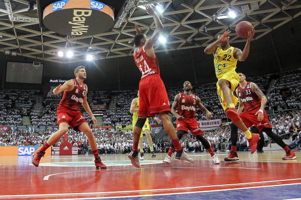 锋与中场球 锋与中场球